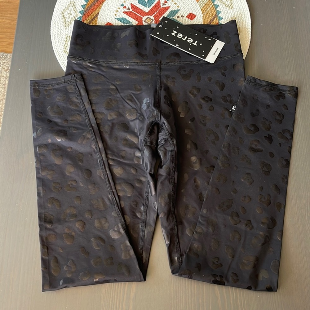 Terez - Uplift legging in black cheetah foil